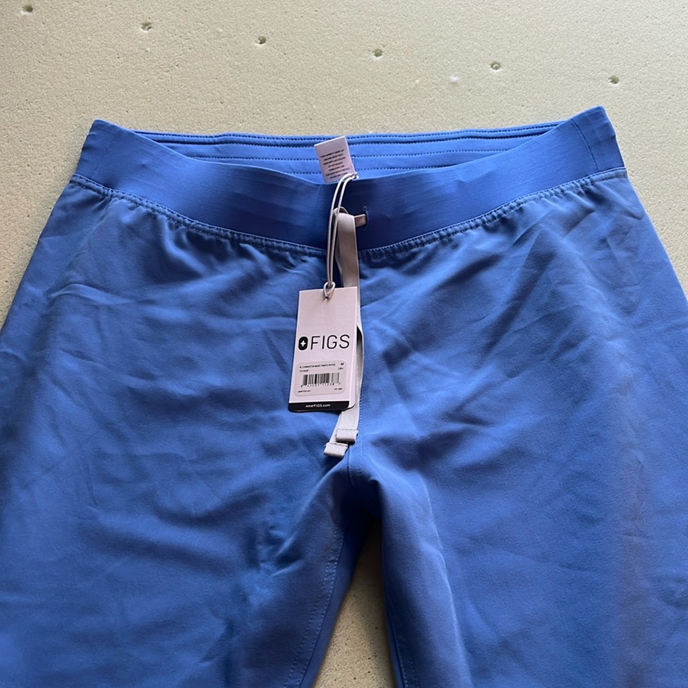 Livingston basic pants petite size medium tags on